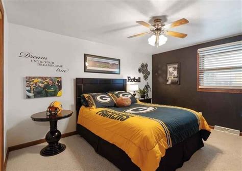Green Bay Packers Fans House Across From Lambeau Field Available For 12m
