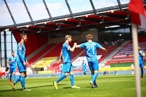 Die offizielle seite der bundesliga. Premiere: Vier Klubs der 2. deutschen Bundesliga wechseln ...