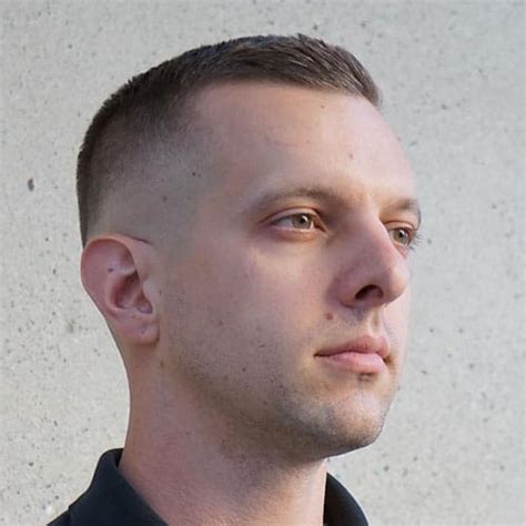 Then, gradually start cutting horizontal. 45 Best Hairstyles For A Receding Hairline (2021 Styles)