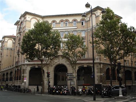 A paris, lyon, nantes mais aussi à rennes, bordeaux ou strasbourg, des dizaines de rassemblements contre la loi sécurité globale étaient de nouveau organisés en france ce samedi. File:Rue Charonne-Palais de la Femme 1.JPG - Wikimedia Commons