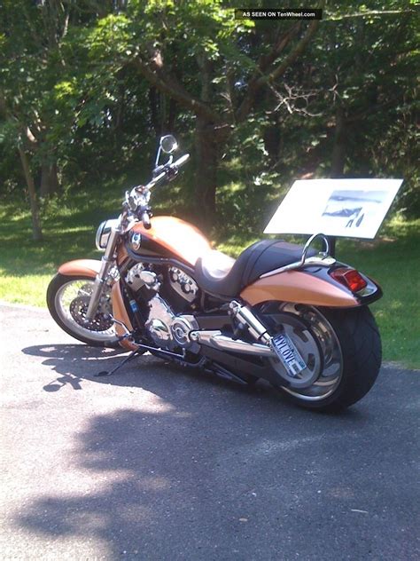 So i can do a lil comparing. 2008 Harley Davidson V - Rod (anniversary)