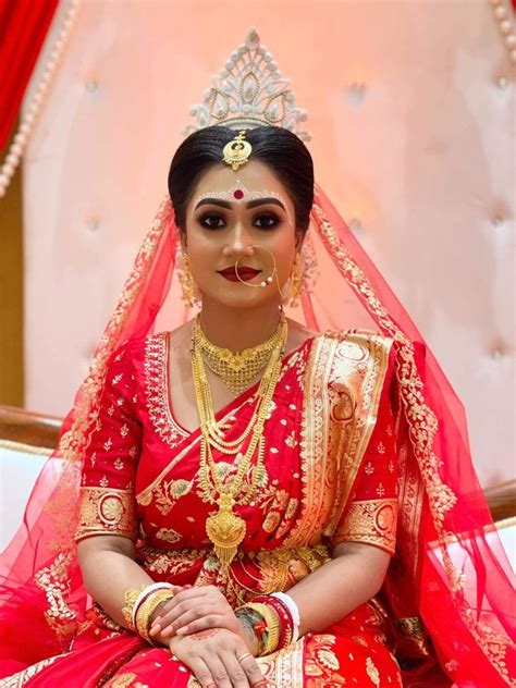 Pin By Sanjeda On Indian Bangali Brides Best Indian Wedding Dresses Indian Bride Makeup