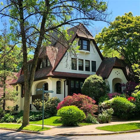 Forest Hills Gardens On Instagram That Porch Must Be Wonderful On Hot