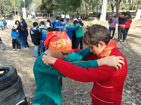 Se designa a un jugador para que avance provisto de tiza, y con los ojos vendados. Cómo Organizar Un Campamento Cristiano - I - Iglesias ...