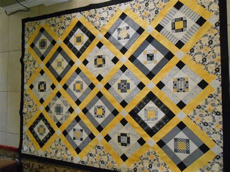 Amish quilt patterns amish quilts yellow plants civil war quilts hexagon quilt hexagons grey quilt sampler quilts vintage sewing machines. Completely Scraps - My Black, White and Yellow Quilt ...