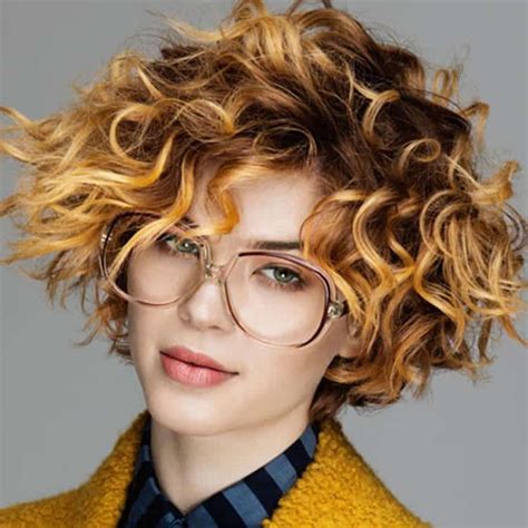 In fact, every head of hair has a number of different curl patterns. 91 Attractive Short Curly Hairstyles In 2021 - Pitchzine