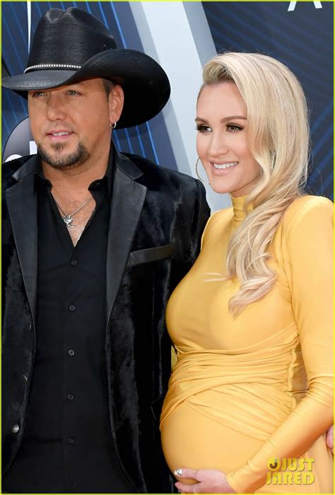 Jason Aldean Is Joined By Pregnant Wife Brittany At Cma Awards 2018 Photo 4182569 2018 Cma