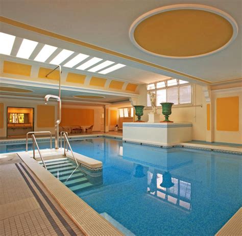 Nachdem gerson 1936 in die usa emigriert war, richtete er sein augenmerk auf den zusammenhang zwischen ernährung und krebs. Wellness in Italien: Ayurveda und neue Spa-Trends in Abano ...
