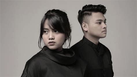 We did not find results for: Hanin Dhiya dan Aldy Maldini Duet Lewat Lagu 'Benar Cinta'