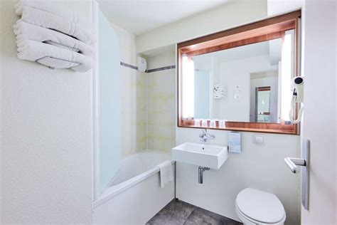 Situated in bagnolet, this hotel is within 3 miles (5 km) of grands boulevards, zenith de paris and opera bastille. Hotel CAMPANILE PARIS EST - Porte de Bagnolet - Campanile