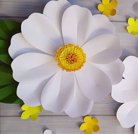Diy Jumbo Paper Flowers With Cut Files Daisy Artofit