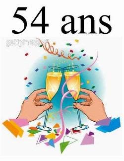 Le nez en l'air, les mains dans les poches, un air joyeux que l'on sifflote, l'insouciance pour seul bagage. anniversaire de MOSSIEUR TOINOU......