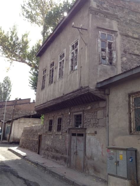 Yıllardır müzik piyasasında olup birçok beste ve şarkılara imza attım. Erzurum Kalkınma Vakfı (ER-VAK)