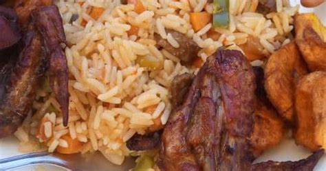 Jollof Rice Ans Fried Plantain Recipe By Hadiza Abubakar Cookpad