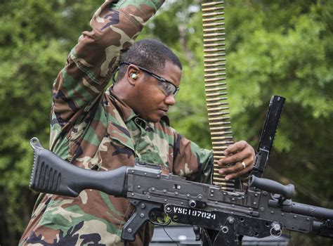 Dvids Images M240b Machine Gun Familiarization Exercise Image 6 Of 7