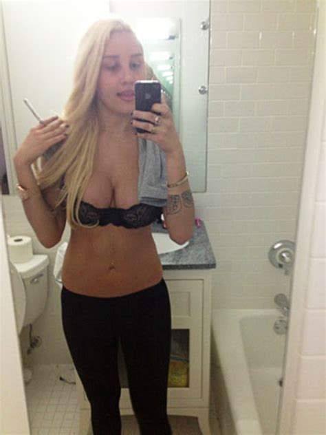 amanda bynes wilds out 2013 s most mind blowing selfies rolling stone