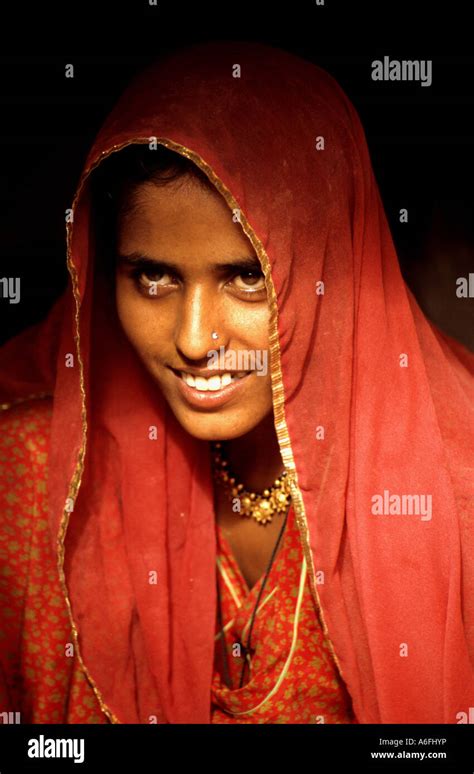 Village Woman Great Thar Desert Rajasthan India Stock Photo Alamy