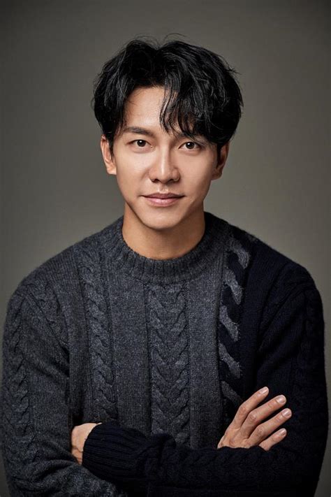 He debuted as a singer in 2004 with the album nabangui kkum, and two years later, in 2006, as an actor with the drama famous princesses. Lee Seung Gi Candidly Discusses His Thoughts About Awards ...