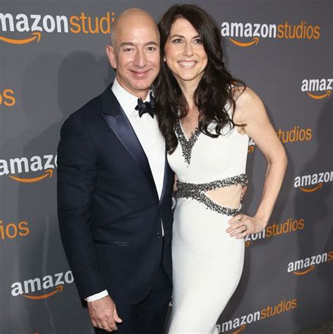 Pria/wanita pendidikan s1 semua jurusan usia maksimal 40th pengalaman minimal 2th dibidang. Amazon Ceo Jeff Bezos Net Worth - Amazon S Jeff Bezos Sets ...