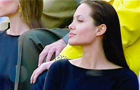 Angelina Jolie Young Angelina Jolie Pictures Cute Couples Hugging