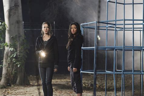PLL Sneak Peek Pictures. 1x10 Keep Your Friends Close 