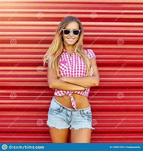 Stylish Beautiful Blonde Girl In Sunglasses Outdoor Fashion Portrait