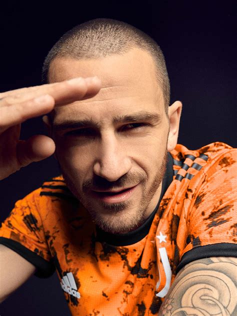 Sí, divide a los hinchas. adidas Launch Juventus 20/21 Third Kit - SoccerBible