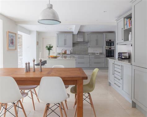 There are several advantages to going with uppers, but there's also a lot to help you decide on what's right for your kitchen, here's a guide to the three most popular approaches and other options available to you. Gray Kitchen Cabinets | Houzz