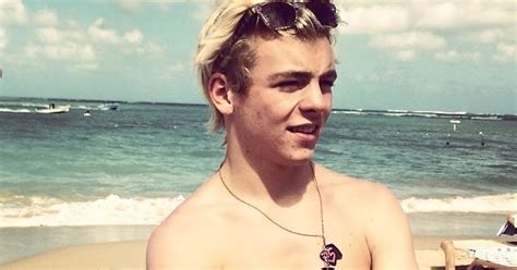 The Stars Come Out To Play Ross Lynch New Shirtless Pics Hot Sex Picture