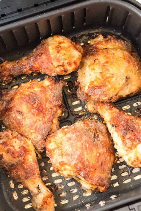 Spray both sides of the chicken generously with oil. Air Fryer Fried Chicken {Crispy & Healthy!) - Princess ...