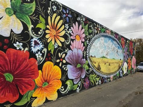 My Baba Would Love This Reginas Ukrainian Co Op Gets Floral Facelift From Graffiti Artist