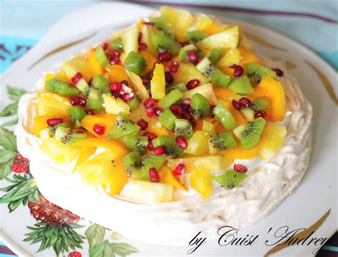 Pavlova aux fruits exotiques