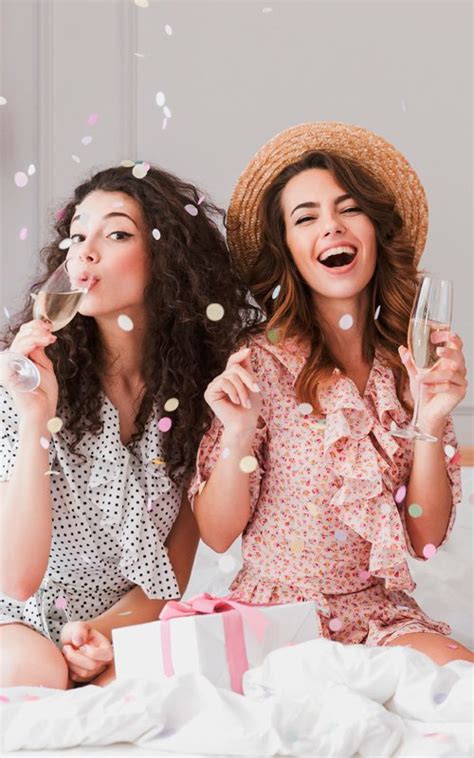 .публикаций — посмотрите в instagram фото и видео the bachelorette (@bacheloretteabc). 20 Fun & Hilarious Bachelorette Party Games In 2021