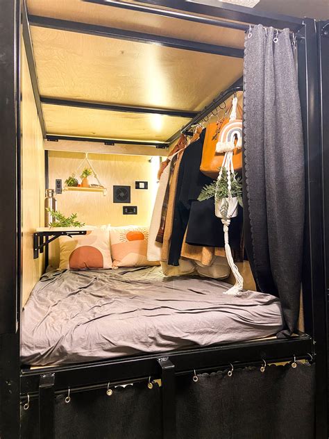 Bay Area Home Offers Bunk Bed Pods For 800 A Month