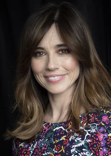 Linda Cardellini Dead To Me Press Conference Portraits In Hollywood