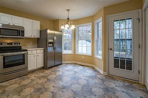 Feb 11, 2021 · an easy way to bring good feng shui into your living room is to include something from each of the five elements in your space. Best Feng Shui Kitchen Colors: Some Great Tips for You