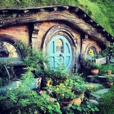 Hobbit Style House Little Over The Top I Grant You But In A