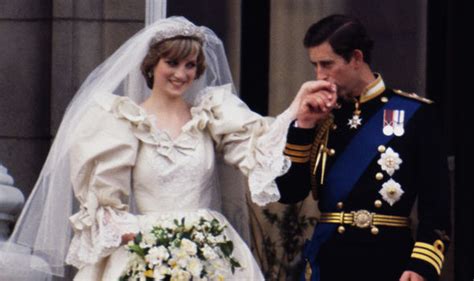 Princess Diana Wedding Dress Designer Recalls How She Kept Secret Express Co Uk