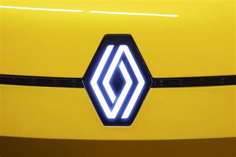 Renault Announces New Logo It Will Use In 2022 Heres The New Logo 1