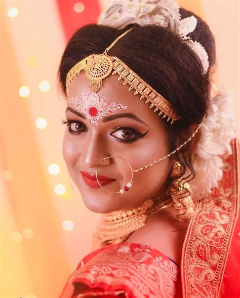 Pin By Monai On Hot Project Bengali Bridal Makeup Beautiful Indian Brides Bridal Chuda