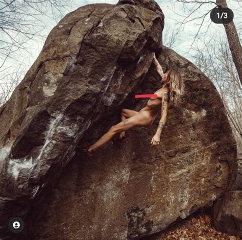 Nude Athlete Oudoor Climbing Yayoman