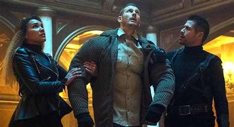 Luther, diego, allison, klaus, vanya and number five work together to solve a mystery surrounding their father's death. Umbrella Academy's Biggest Book-to-Screen Changes Explained