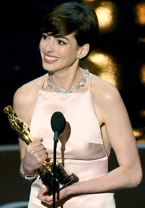 Anne Hathaway Accepting Her Oscar For Best Supporting Actress For Les