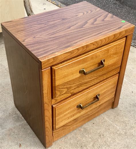 Uhuru Furniture And Collectibles 466745 Oak 2 Drawer Nightstand By
