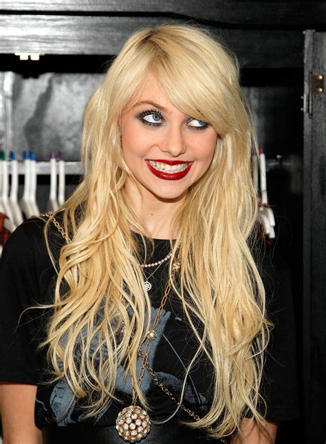 Long Side Bangs And Layers Like The Style Taylor Momsen Taylor