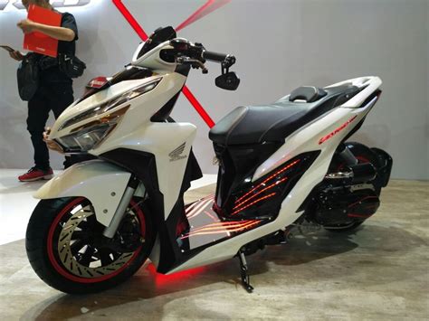 Modifikasi Honda Vario 150 Facelift Ala Low Rider Gokil Pake Air