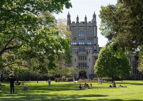 Today, vermont has more schools per capita than california is having more number of universities and colleges because of silicon vally and most beautiful wether in united states of america. Most beautiful college campuses in the United States