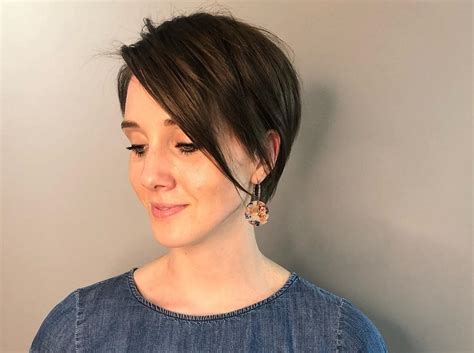 Messy asymmetrical long pixie haircut. 6 Ideal Long Pixie Haircuts for Thick Haired Women - WeTellYouHow