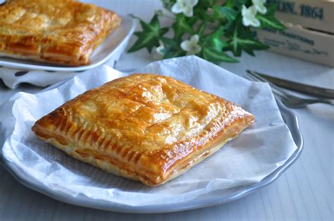 Slice the butter and lay then leave to cool and pick out the whole cloves. Easy Tuna Puff Pastry 金枪鱼泡芙 - Eat What Tonight