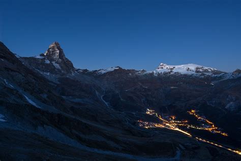 Mtmatterhorn El Famoso Monumento De Zermatt Suiza Foto Premium
